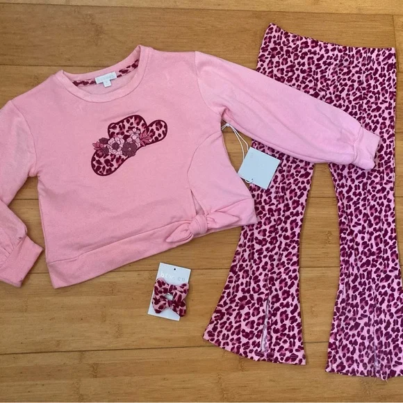 NWT Girls Size 5 Pink Leopard Cowgirl Outfit - LS Top & Flare Pants Leggings - Picture 2 of 2